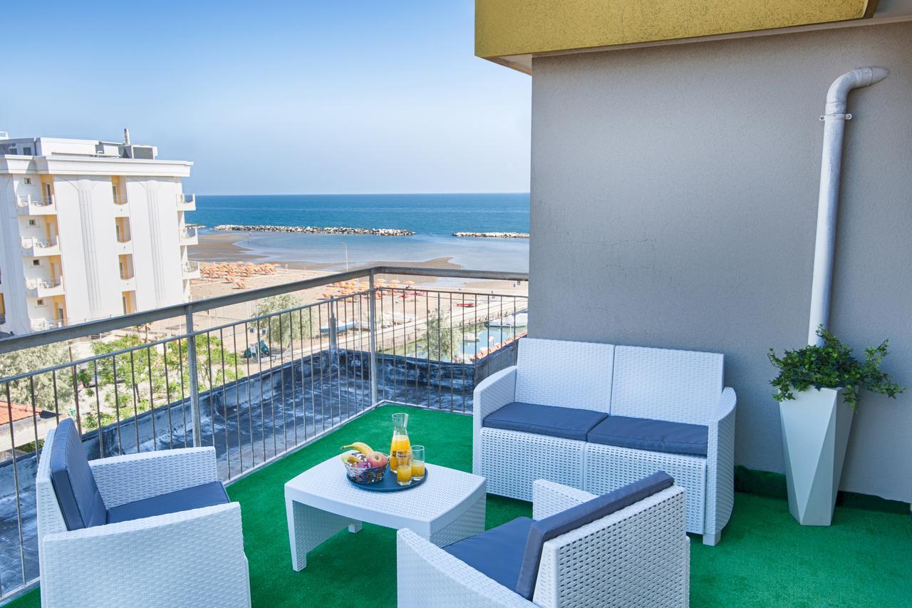רימיני Hotel Mirabel מראה חיצוני תמונה